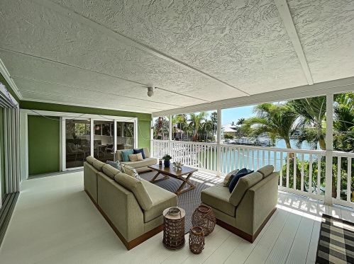 404 1st Ave, Saint Petersburg, FL 33715-2233