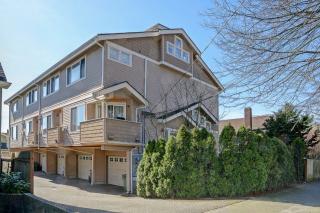 611 46th St, Seattle, WA 98103-6410