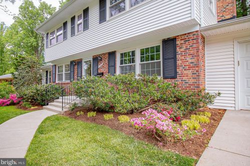 6709 Norview Ct, Springfield, VA 22152-3055
