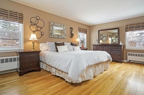 42 Avondale Rd, White Plains NY  10605-4641 exterior