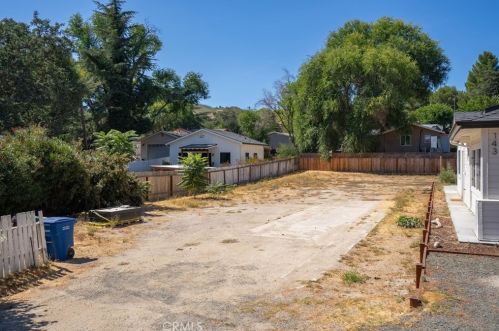 143 Vine St, Lake Nacimiento CA  93446-3736 exterior