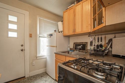 229 Euclid Ave, Long Beach CA  90815-2518 exterior