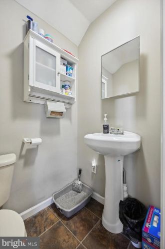 1039 Queen St, Pottstown PA  19464-5827 exterior