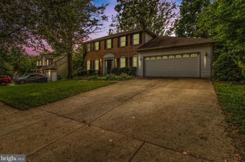 1410 Golf Course Dr, Bowie, MD 20721-2330