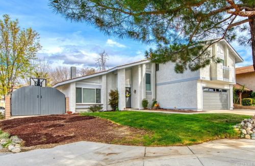 20459 Alaminos Dr, Santa Clarita, CA 91350-1203
