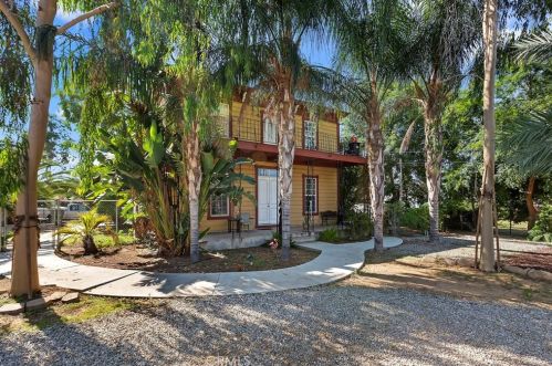 8656 Indiana Ave, Riverside, CA 92504-4047