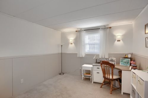 501 Camelot Dr, Pittsburgh PA  15237-4977 exterior