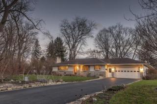 247 Beverly Pl, Columbus, OH 43085-3801