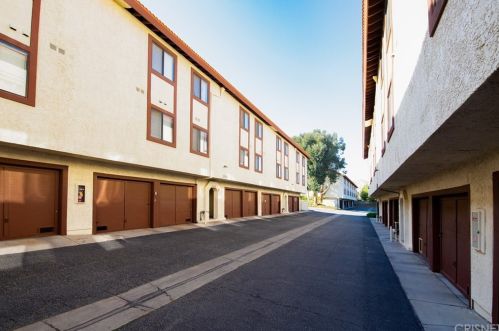 27979 Sarabande Ln, Santa Clarita, CA 91387-3062
