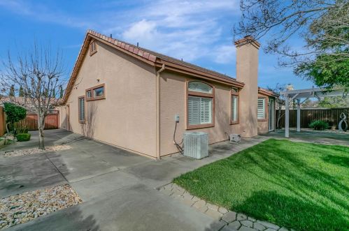 4754 Antelope Cir, Fairfield CA  94534-3946 exterior