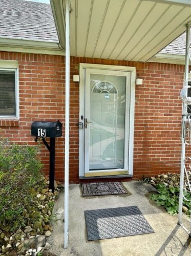 15 Barton Dr, Pittsburgh, PA 15221-2517