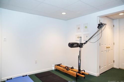 16 Visconti St, Norwalk CT  06851-4033 exterior