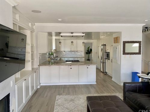 202 Lucia Ave, Redondo Beach, CA 90277-3220