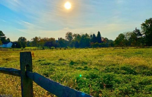 1556 Lamington Rd, Bedminster NJ  07921-2740 exterior