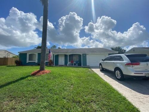 1811 Manth Ln, Fort Pierce, FL 34983-4511