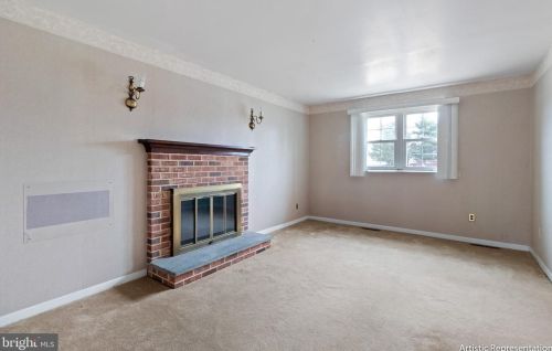76 Bunker Hill Rd, New Castle, DE 19720-4221