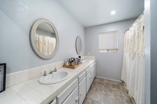 43611 Carefree Ct, Lancaster CA 93535-5611 exterior