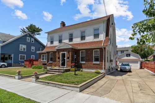 66 Eaton St, Bridgeport, CT 06604-2218