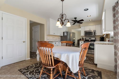 57 Thompson Bridge Rd, Jackson Twp NJ  08527-4623 exterior