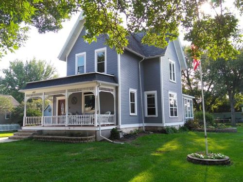 450 Cincinnati St, Spring Green, WI 53588-9102