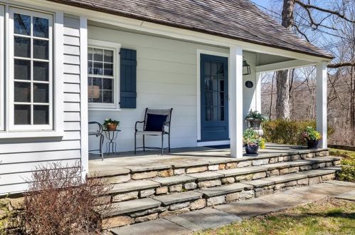 39 Cedar Ln, Ridgefield CT  06877-5301 exterior