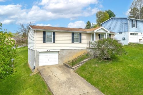 207 Columbia Dr, Canonsburg, PA 15317-1831