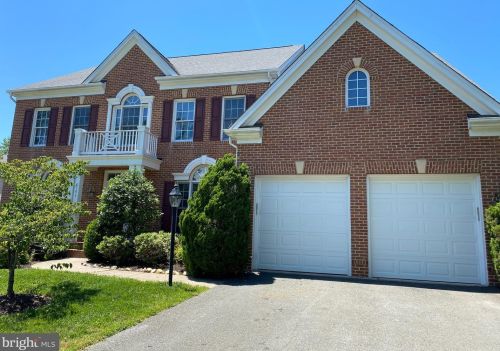 4761 Charter Ct, Woodbridge VA  22192-5532 exterior