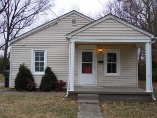 6806 Twin Dr, Louisville, KY 40258-3936