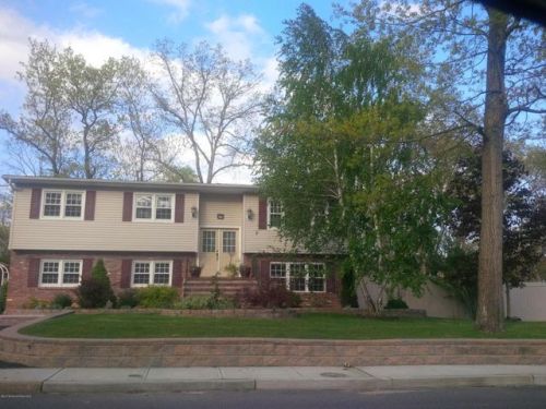 69 Gudz Rd, Lakewood, NJ 08701-2913