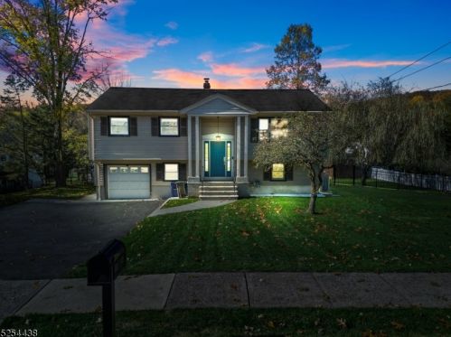 721 High Mountain Rd, Paterson, NJ 07508-2723