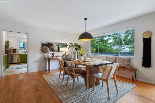 2975 Holyrood Dr, Oakland, CA 94611-2539