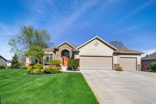 56208 Bridle Path Dr, Middlebury, IN 46540-8315