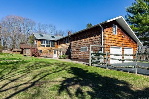 33 Gail Ln, Poughquag NY  12570-5034 exterior