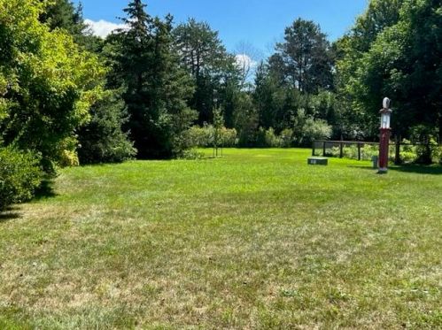 9114 Stanford Ct, Thiensville, WI 53097-3730