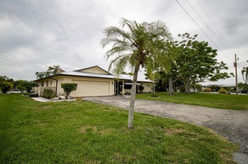 450 Coral Creek Dr, Placida FL  33946-2320 exterior