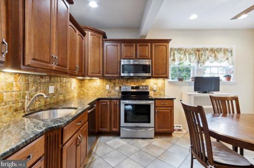 2008 Naamans Creek Rd, Boothwyn, PA 19061-3342