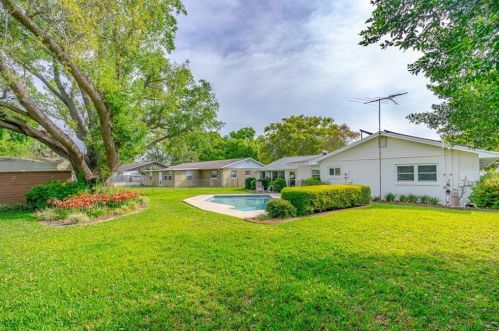 34 Woodlake Dr, Daytona Beach FL  32129-4050 exterior