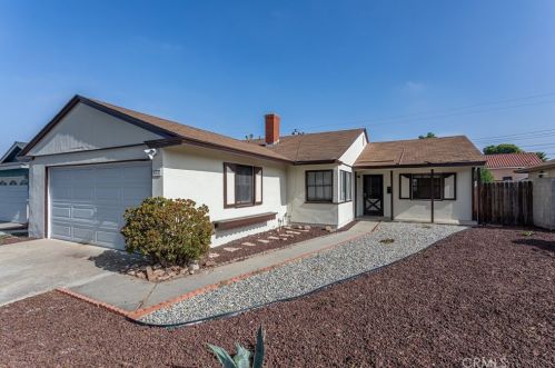 577 Kenbridge Dr, Long Beach, CA 90746-1146