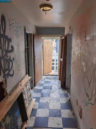 876 Isabella St, Oakland CA 94607-3430 exterior