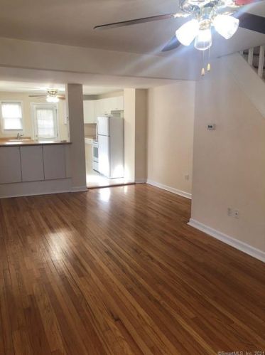 31 Mulberry St, Stamford CT  06907-1712 exterior