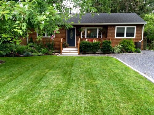 211 Bridge St, Greenport, NY 11944-1210