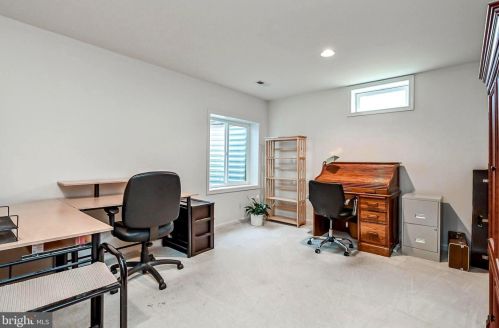 34 Stocks St, Lovettsville VA  20180-8640 exterior