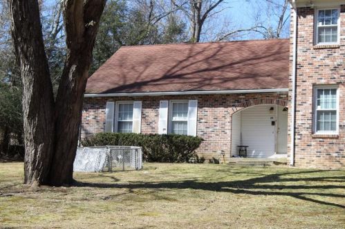 29 Coachman Pike, Gales Ferry, CT 06339-1306
