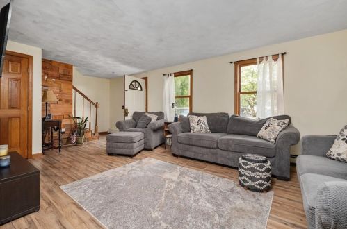 37 Plant St, Cumberland RI  02864-1910 exterior