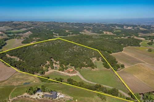 5880 Vineyard Dr, Templeton, CA 93465-7678