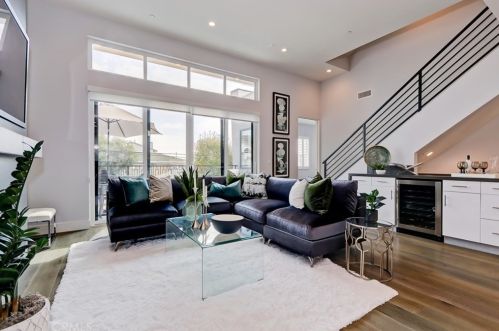 1807 Green Ln, Redondo Beach, CA 90278-3617