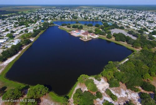 423 Puffin Dr, Sebastian FL  32976-7478 exterior