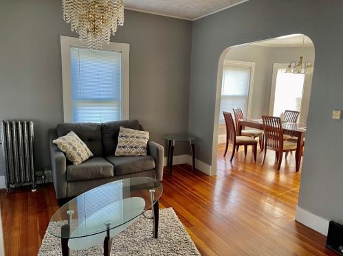 44 Appleton St, Brockton, MA 02301-3458