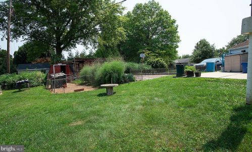 252 Redwood St, Hummelstown PA  17036-2619 exterior