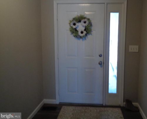 737 Lakeview Pkwy, Locust Grove VA  22508-5131 exterior